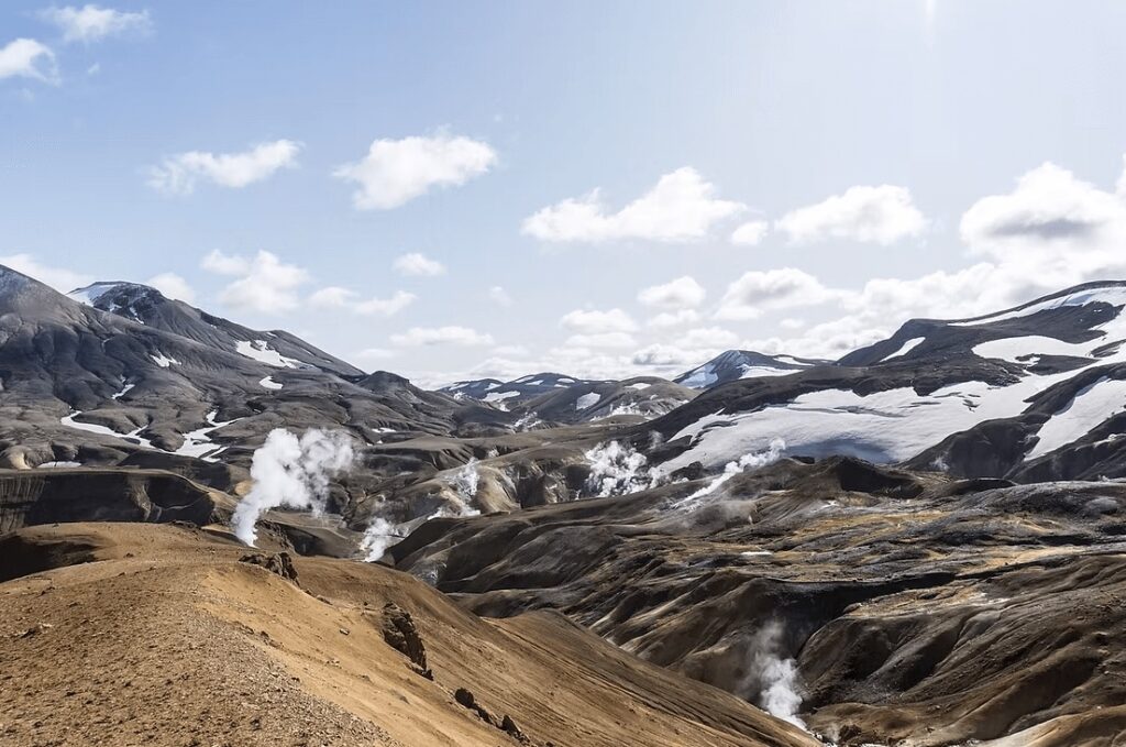 One of the spectacular landscapes you can encounter on a surf trip to Iceland