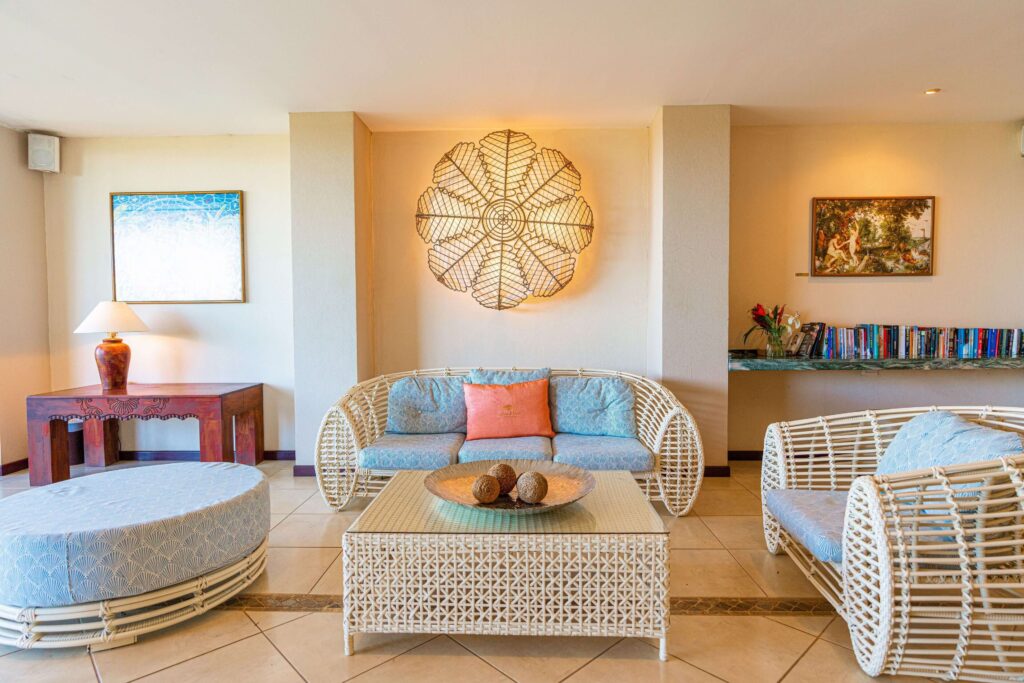 An inviting lounge area at Jardin del Eden Boutique Hotel