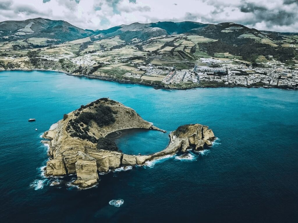 Best dive sites in the Azores Islands: The islet of Vila Franca do Campo off the coast of Sao Miguel Island