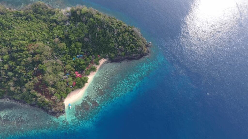Scuba diving Bangka Island: An aerial view of the Murex Bangka Dive Resort in North Sulawesi 