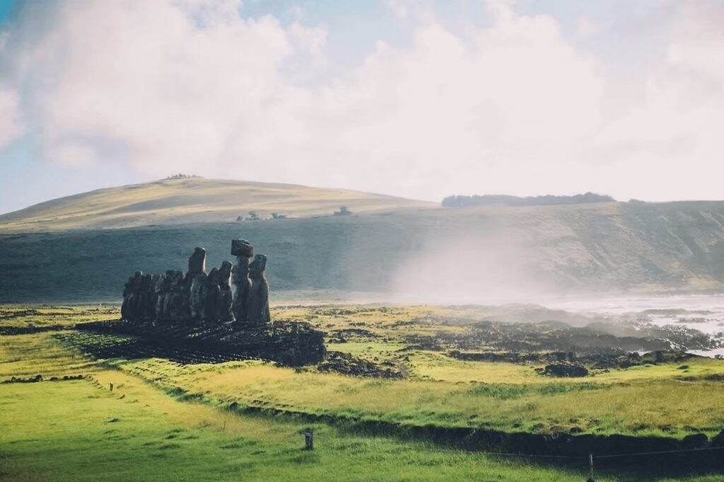 Scuba diving in Easter Island: A collection of moai statues on Rapa Nui
