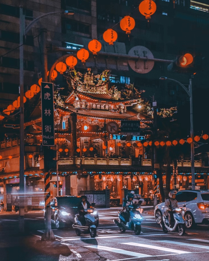 Surfing in Taiwan: Best surf spots + places to stay