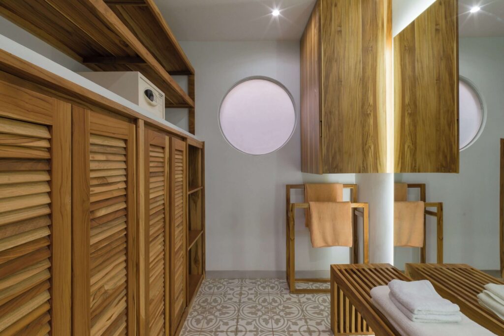 Bathroom and laundry facilities at Tamarindo Bay